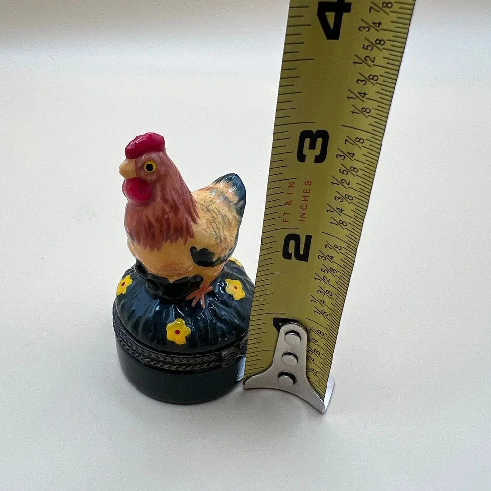 Ceramic Hen Trinket Box Hinged Figurine with Mini Chick Farmhouse Decor